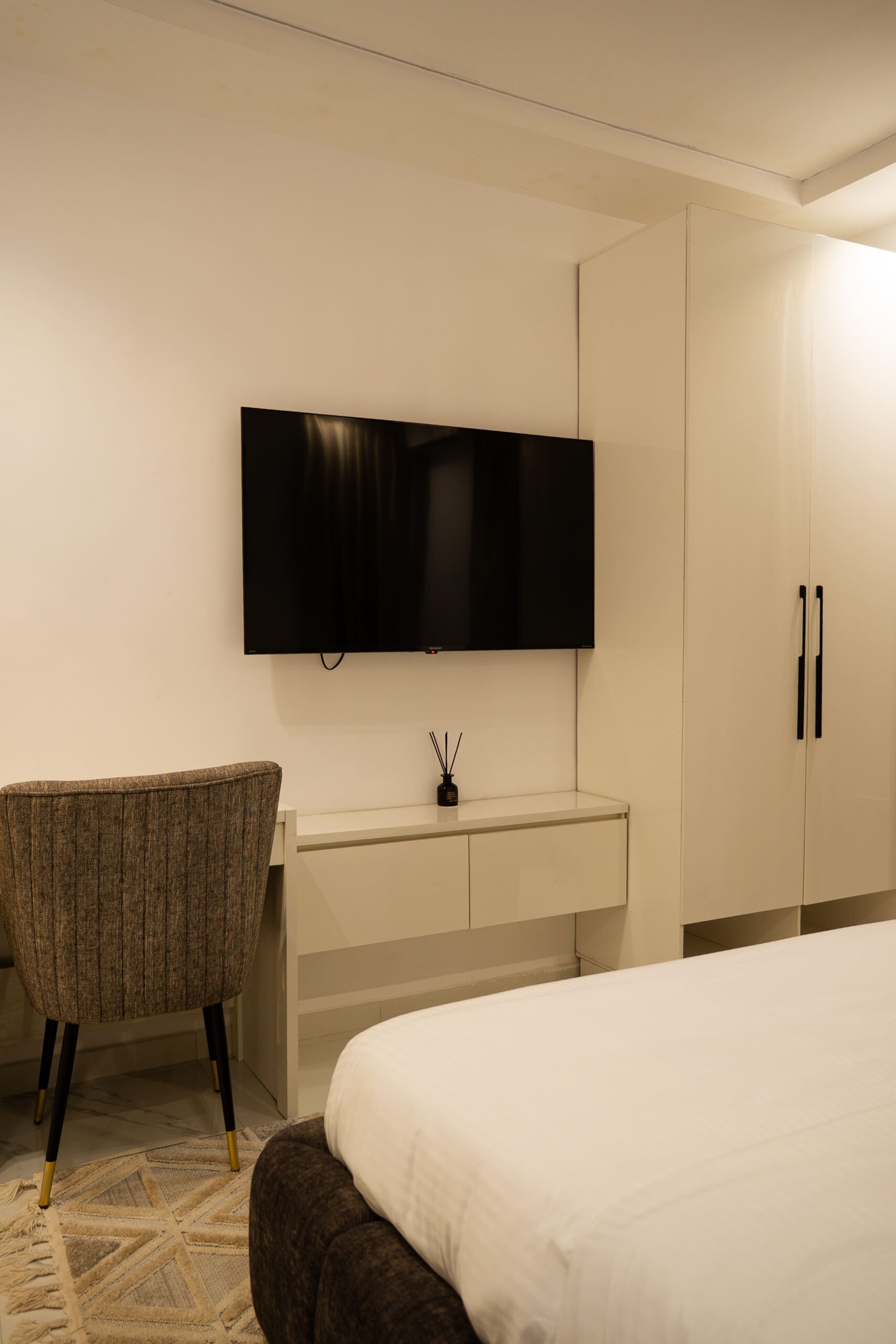 interiorswithzenchy-04